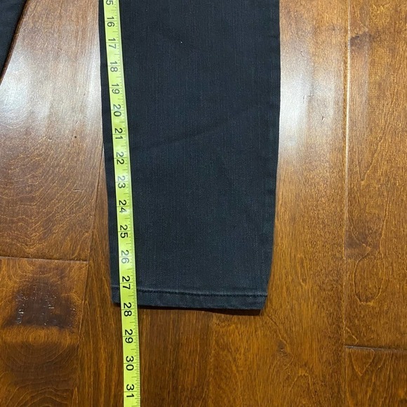 Almost Famous Must Have Mid Rise Black Denim Stretch Jeans Women's Size 11 x 28 - Picture 7 of 11